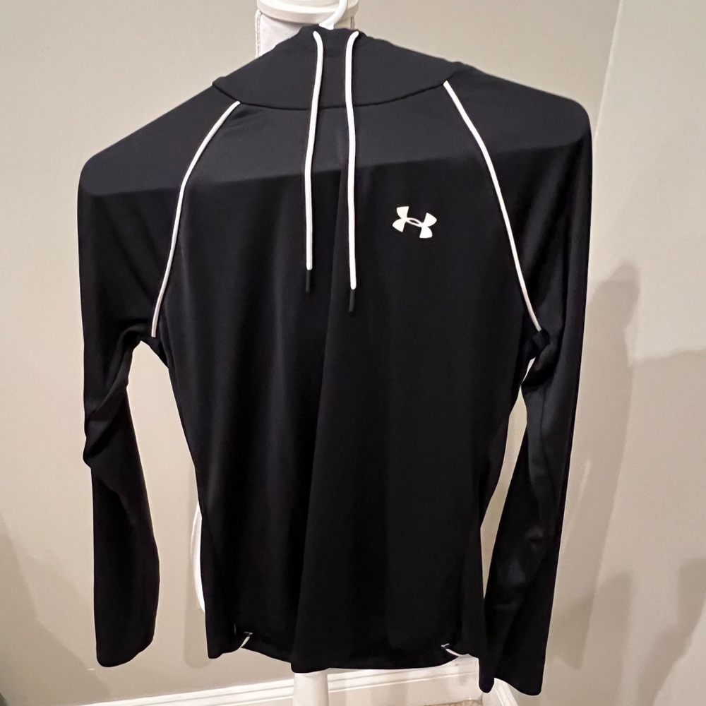 Black UA work out hoodie.